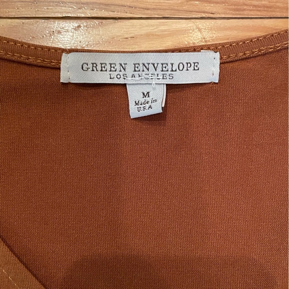 Green Envelope Rust top - Picture 2 of 2